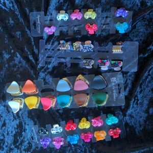 40 hair claw  for 10. NWT